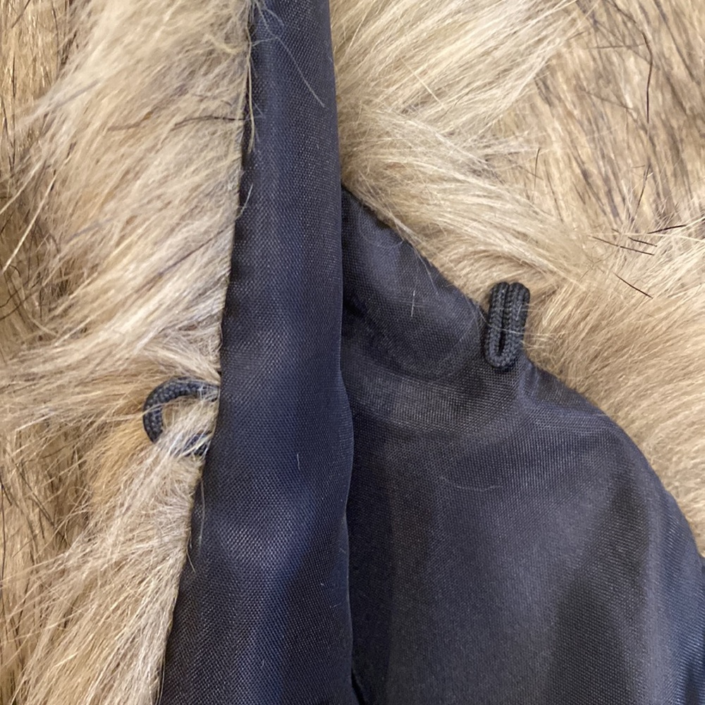 Faux Fur Vest - Picture 3 of 6